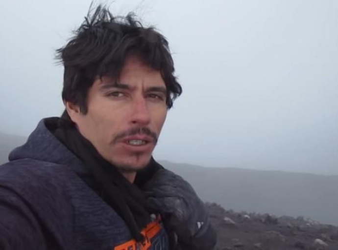 Hombre llega a la cima del Popocatépetl para gritar “Yahvé te amo”